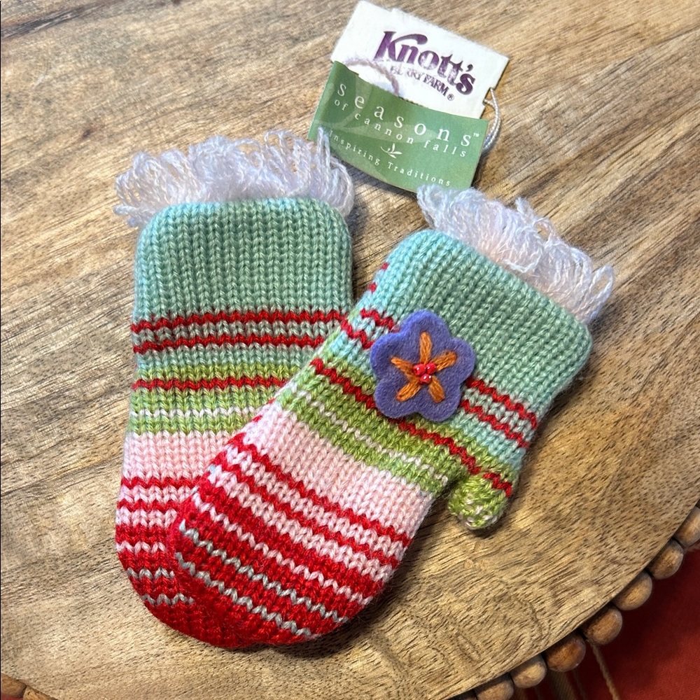 Vintage Knott’s Berry Farm Theme Park Souvenir Memorabilia Mittens 1987/88 NWT